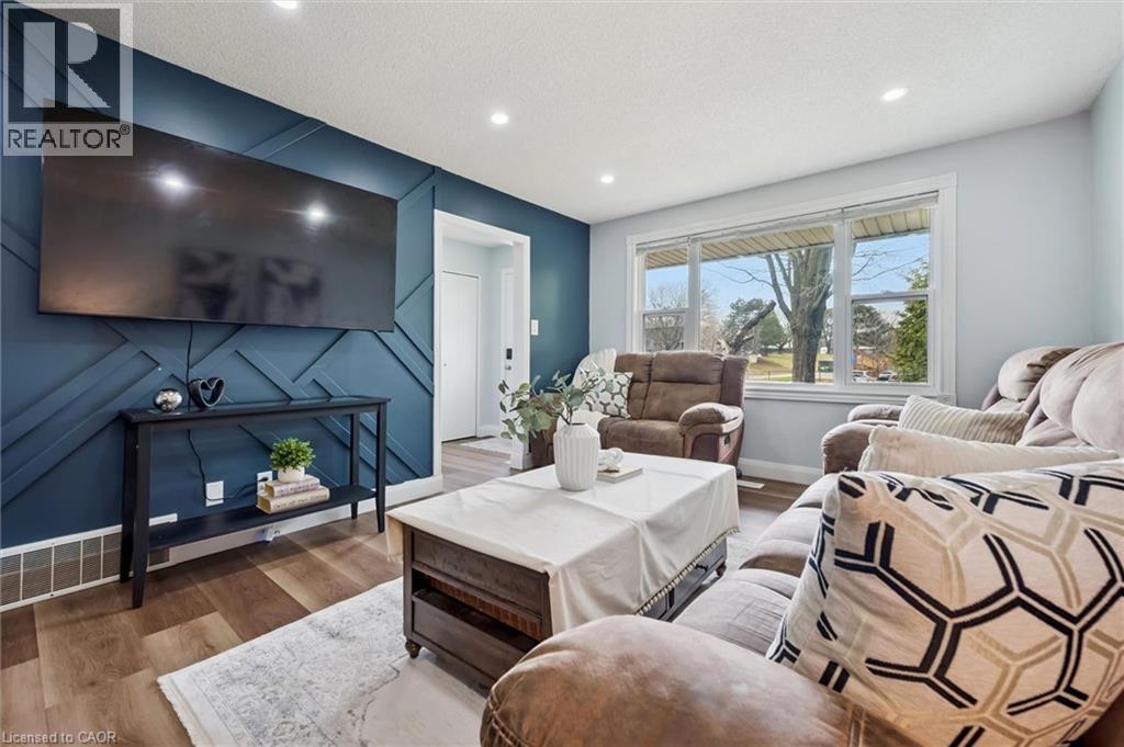 235 CEDARBRAE Avenue Unit# B thumbnail 9