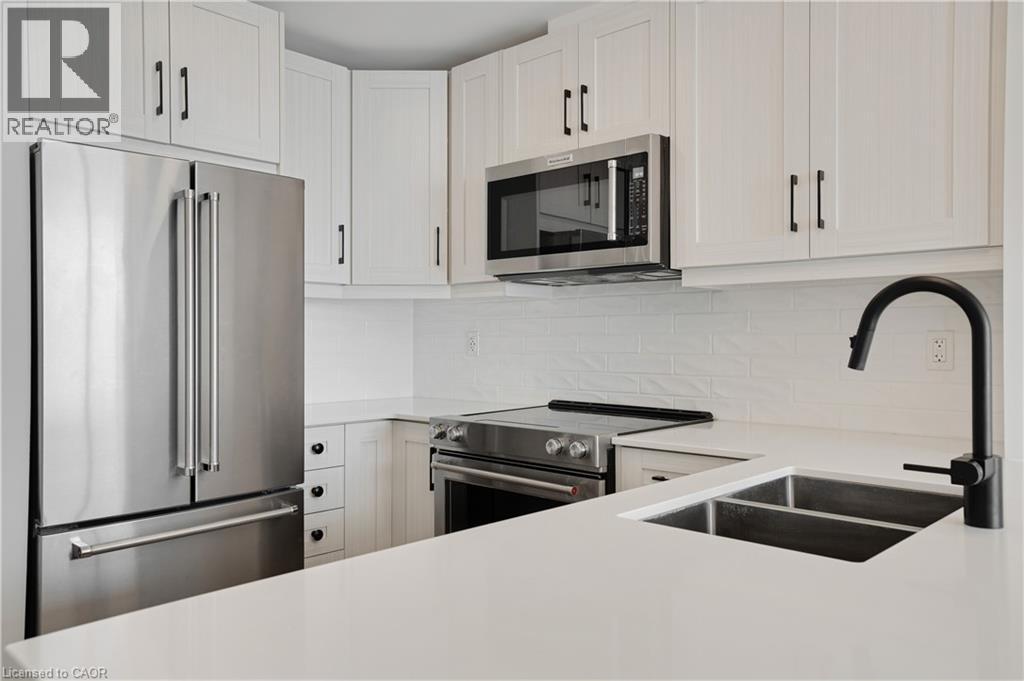 60 CHARLES Street W Unit# 1904 thumbnail 10