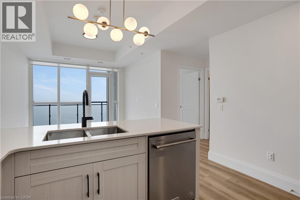 60 CHARLES Street W Unit# 1904 thumbnail 11