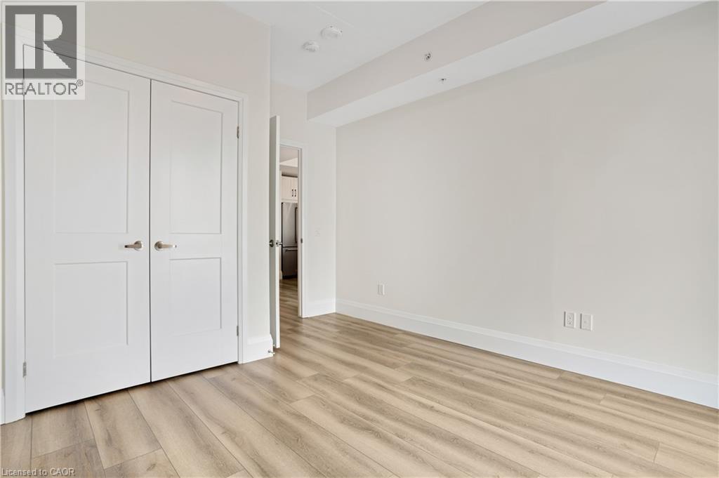 60 CHARLES Street W Unit# 1904 thumbnail 18