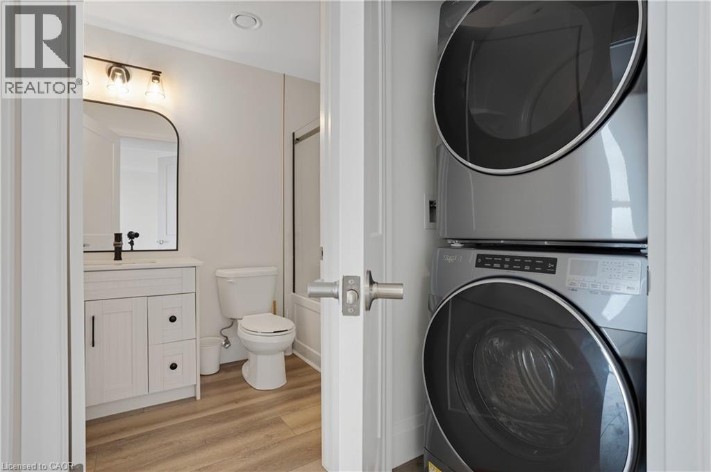 60 CHARLES Street W Unit# 1904 thumbnail 19