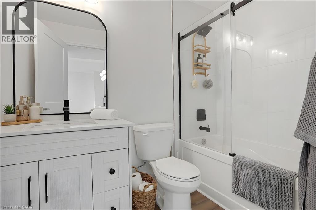 60 CHARLES Street W Unit# 1904 thumbnail 22