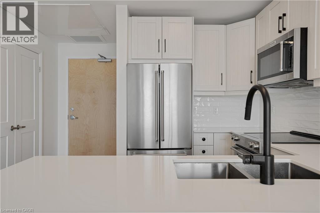 60 CHARLES Street W Unit# 1904 thumbnail 9