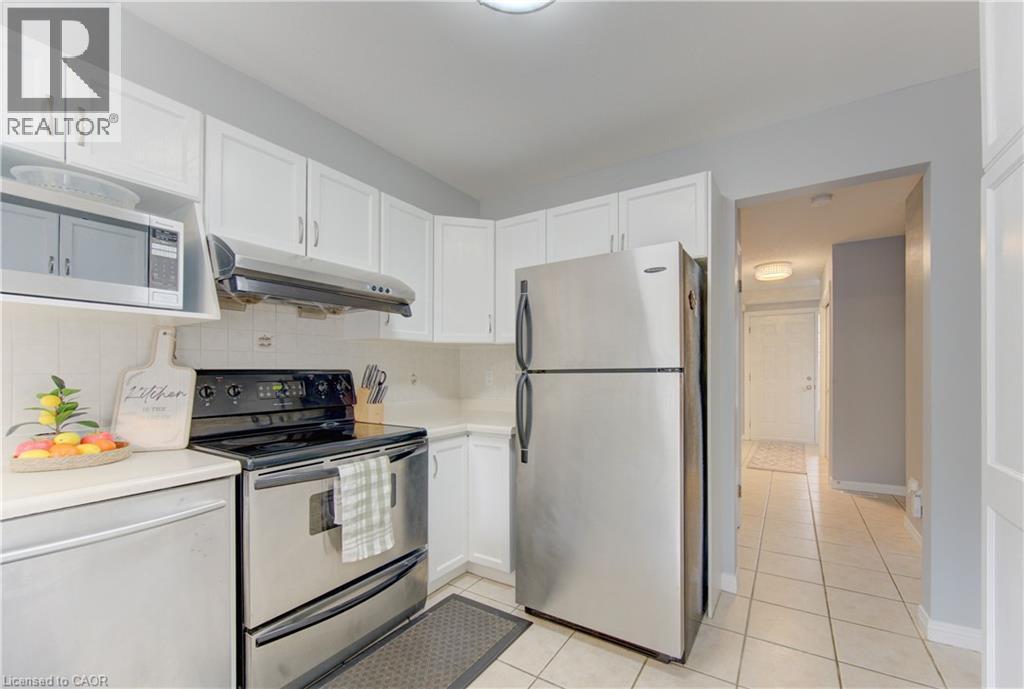 651 PINEROW Crescent Unit# A thumbnail 7