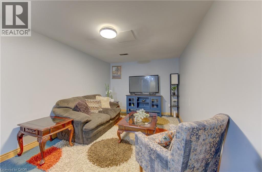 651 PINEROW Crescent Unit# A thumbnail 30