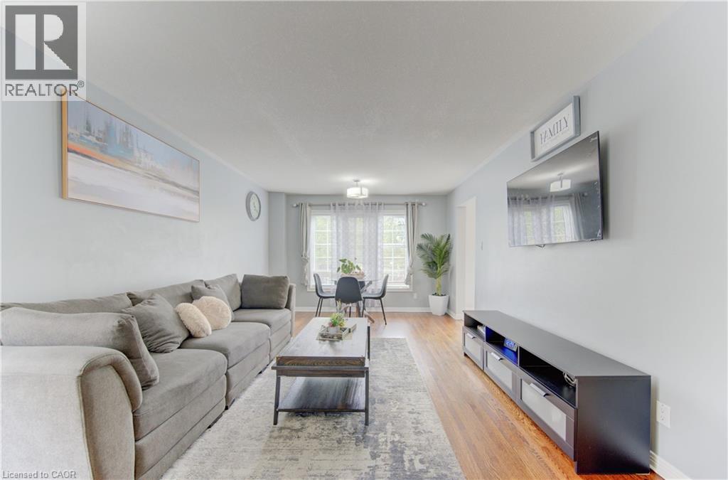 651 PINEROW Crescent Unit# A thumbnail 16