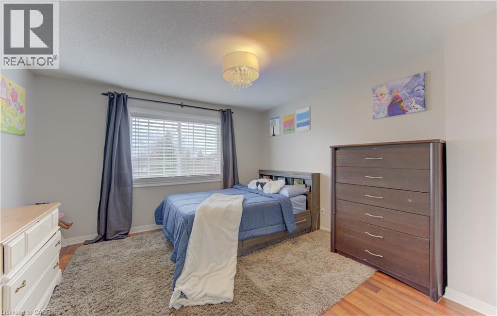 651 PINEROW Crescent Unit# A thumbnail 25