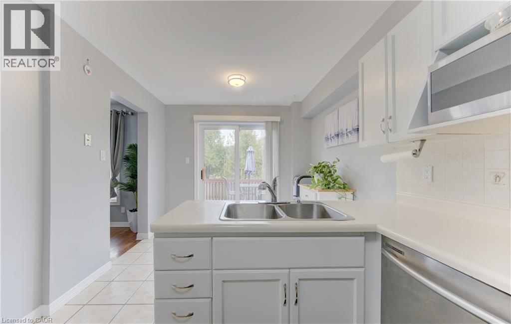 651 PINEROW Crescent Unit# A thumbnail 8