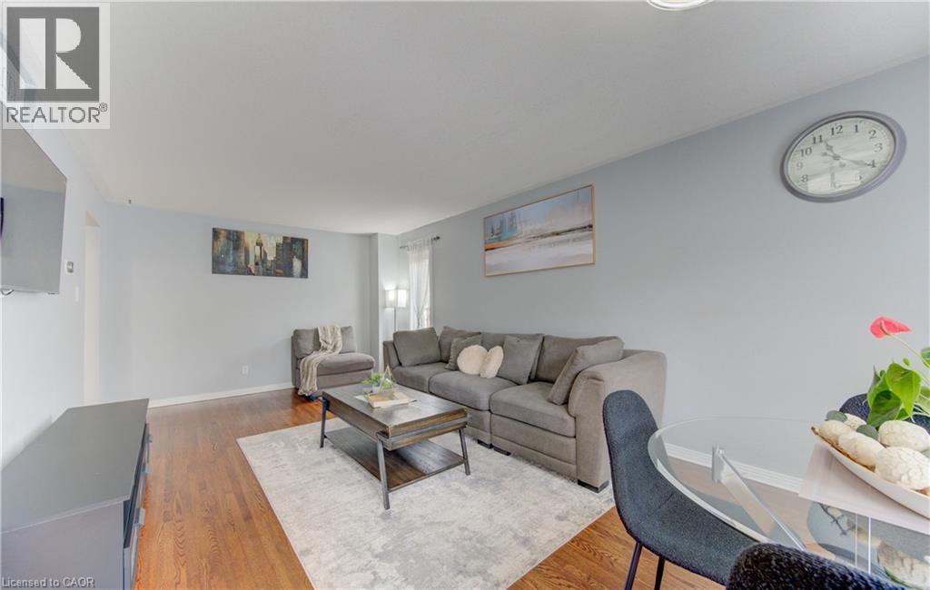 651 PINEROW Crescent Unit# A thumbnail 13