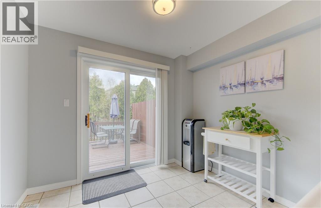 651 PINEROW Crescent Unit# A thumbnail 11