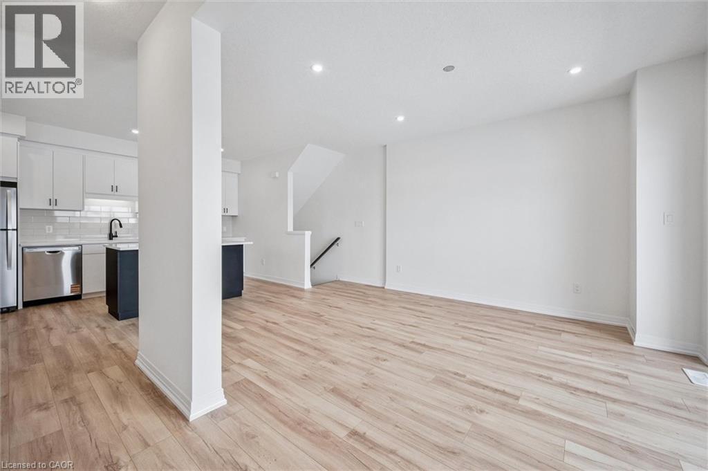 525 ERINBROOK Drive Unit# C061 thumbnail 5