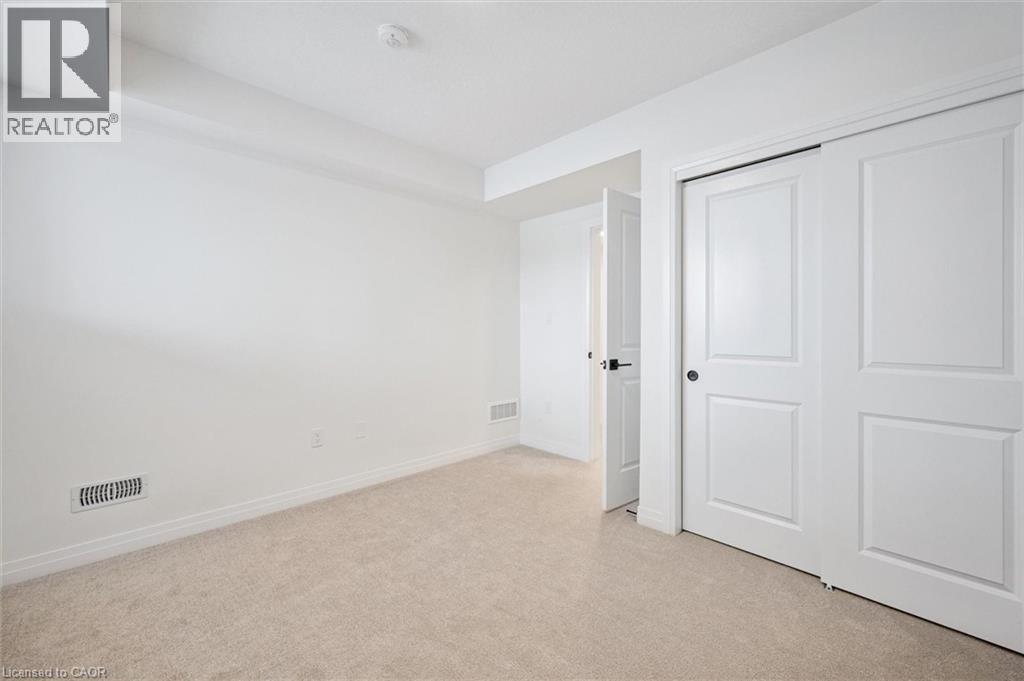 525 ERINBROOK Drive Unit# C061 thumbnail 17