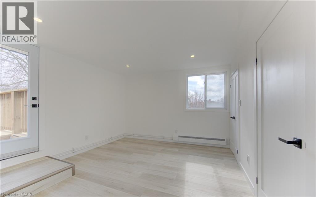 67 LOUISA Street thumbnail 36