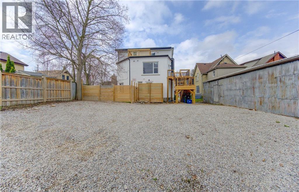 67 LOUISA Street thumbnail 44