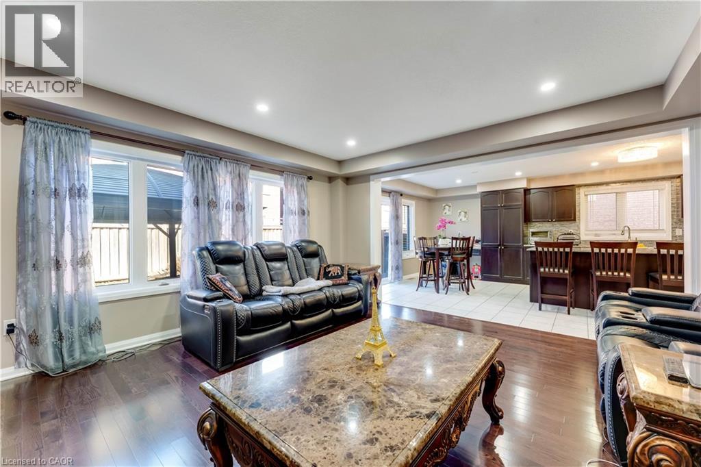 334 APPLE HILL Crescent thumbnail 14