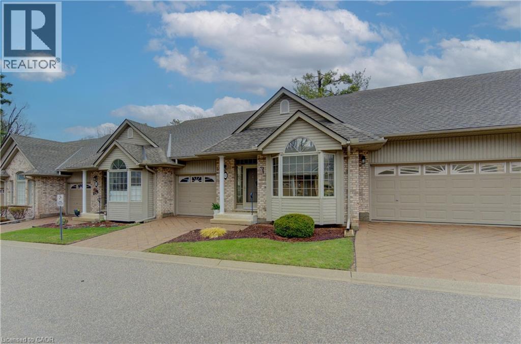 74 AUTUMN RIDGE Trail Unit# 33 thumbnail 3