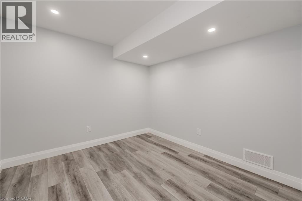 119 MONARCH WOODS Drive thumbnail 43