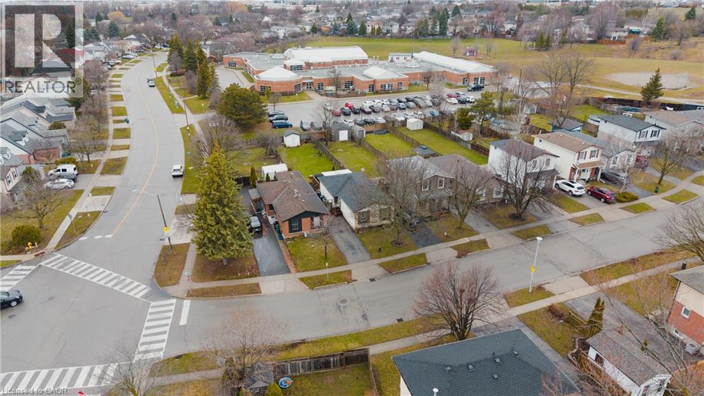 160 CARTER Crescent thumbnail 44