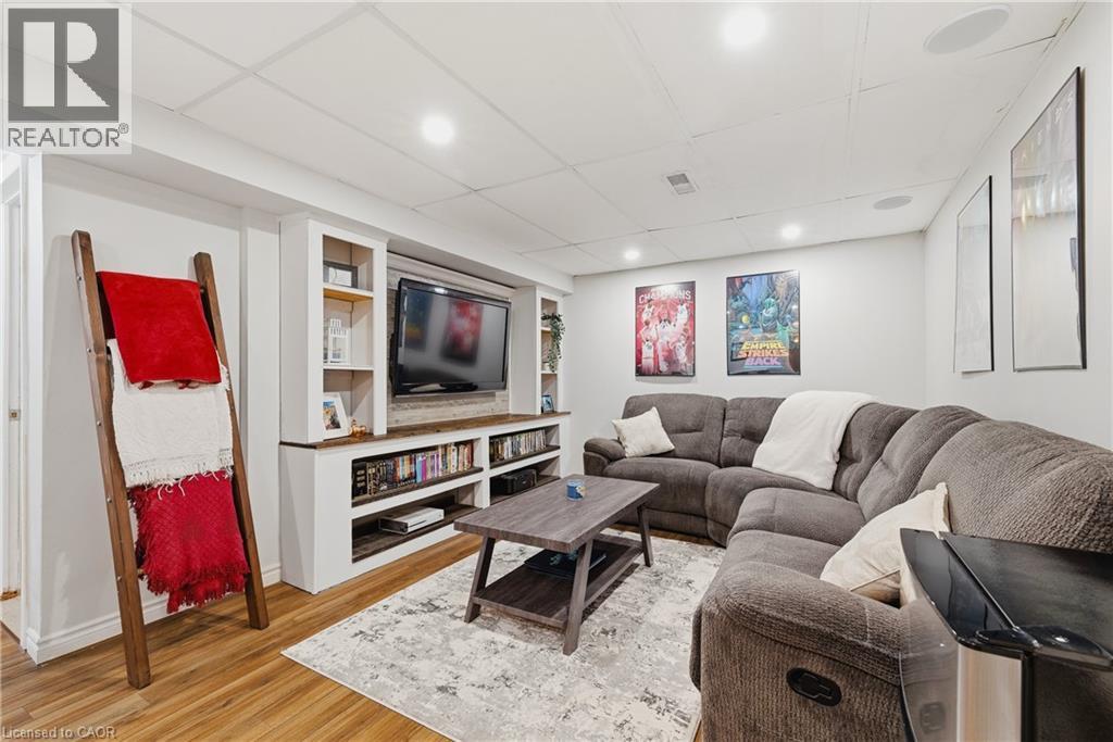 160 CARTER Crescent thumbnail 30