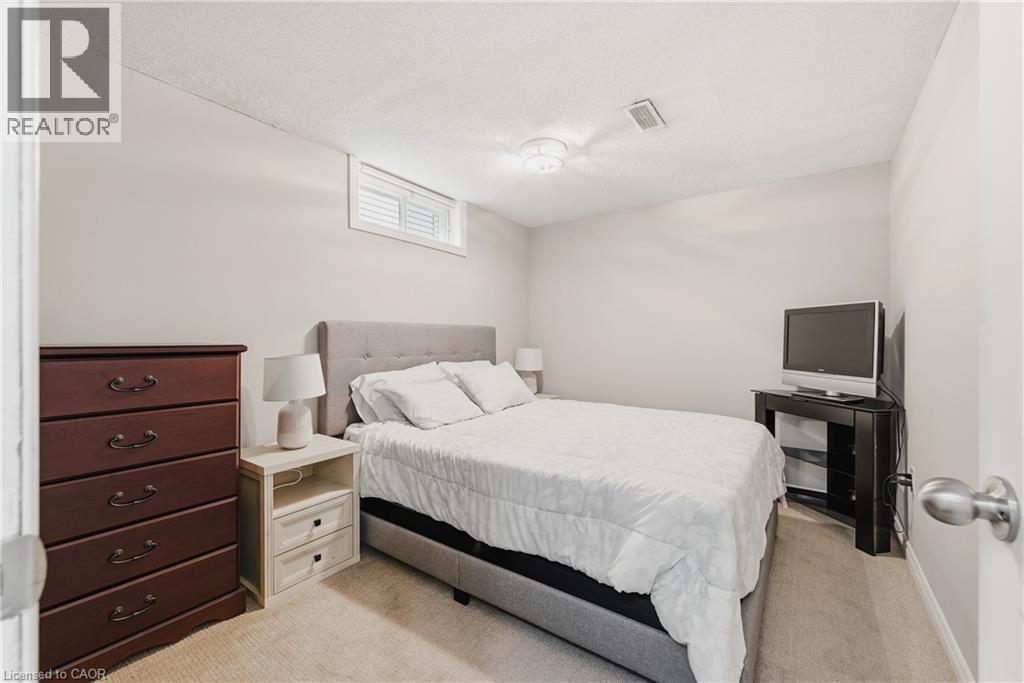 160 CARTER Crescent thumbnail 32