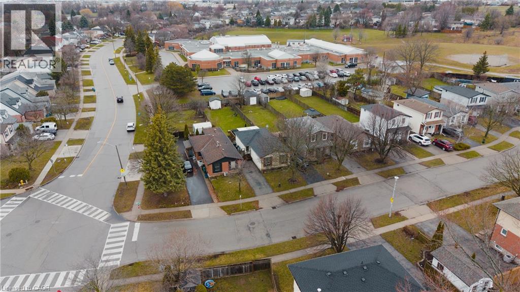 160 CARTER Crescent thumbnail 45