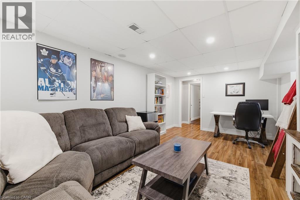 160 CARTER Crescent thumbnail 33