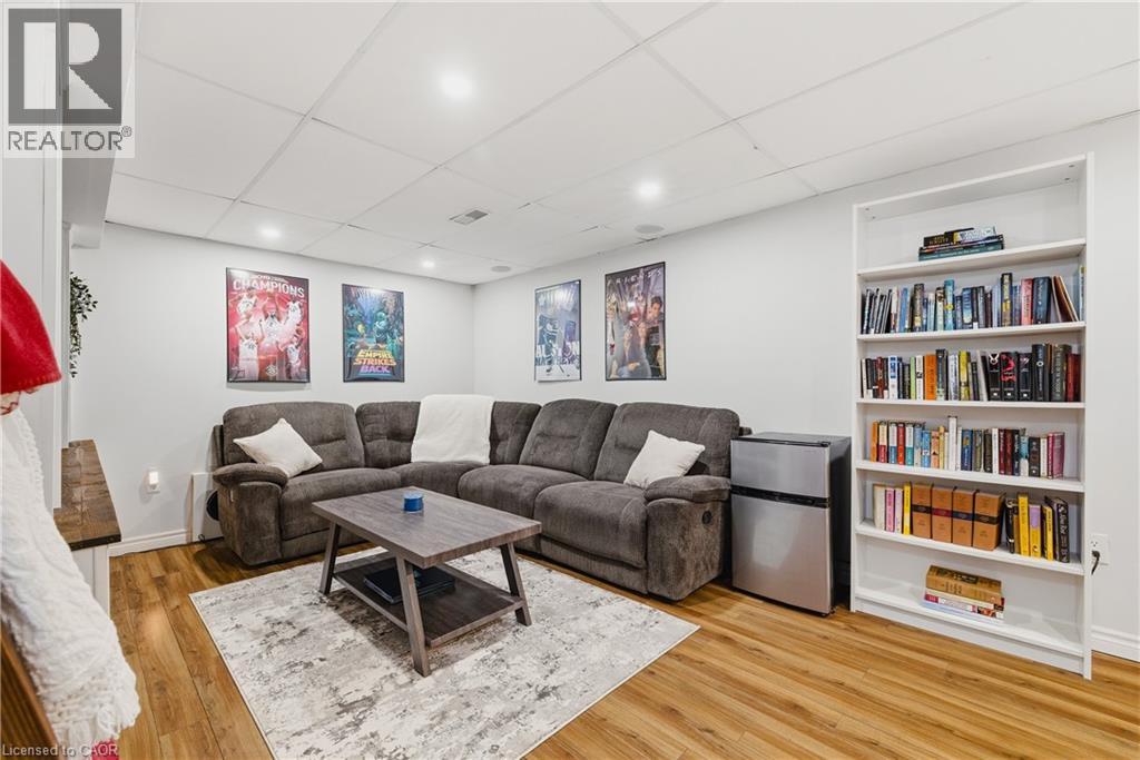 160 CARTER Crescent thumbnail 31