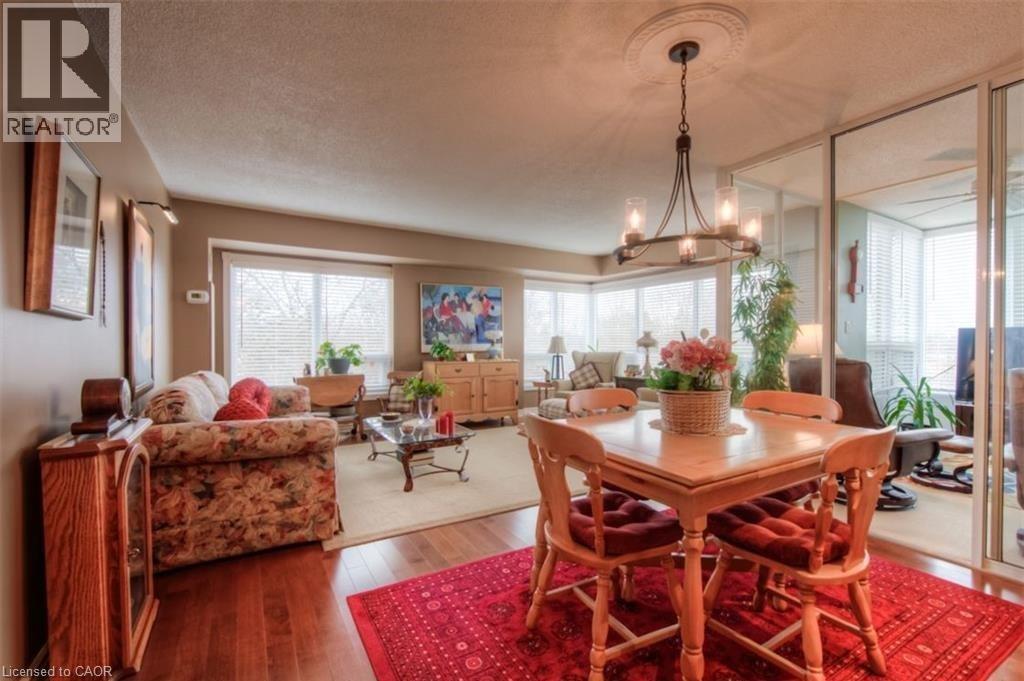 237 KING Street W Unit# 808 thumbnail 13