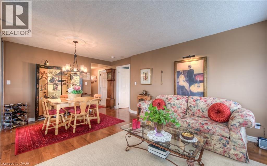 237 KING Street W Unit# 808 thumbnail 16