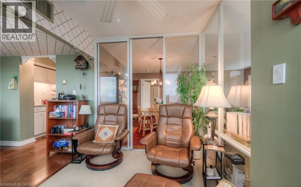 237 KING Street W Unit# 808 thumbnail 21