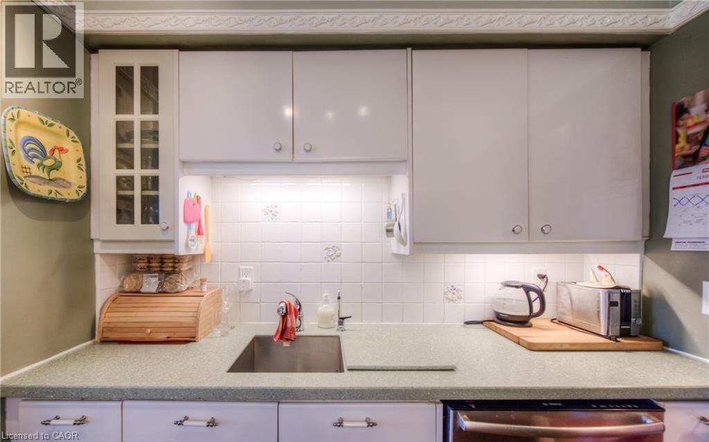 237 KING Street W Unit# 808 thumbnail 25