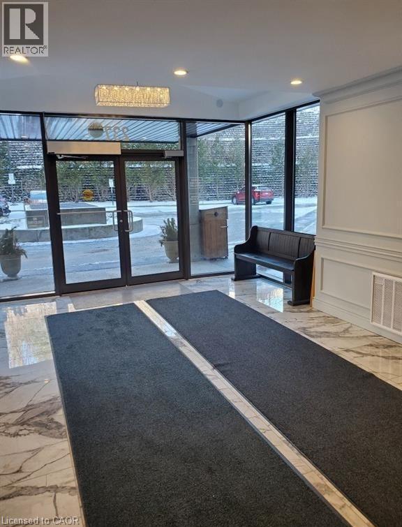 237 KING Street W Unit# 808 thumbnail 3