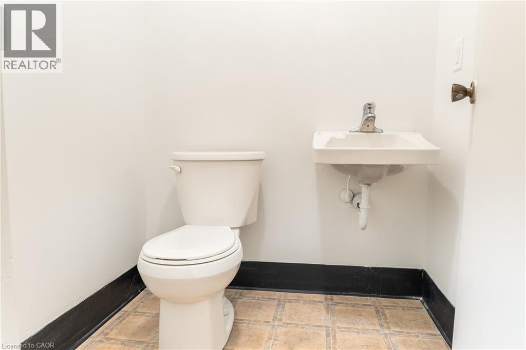 643 ALBERT Street Unit# 2 thumbnail 23