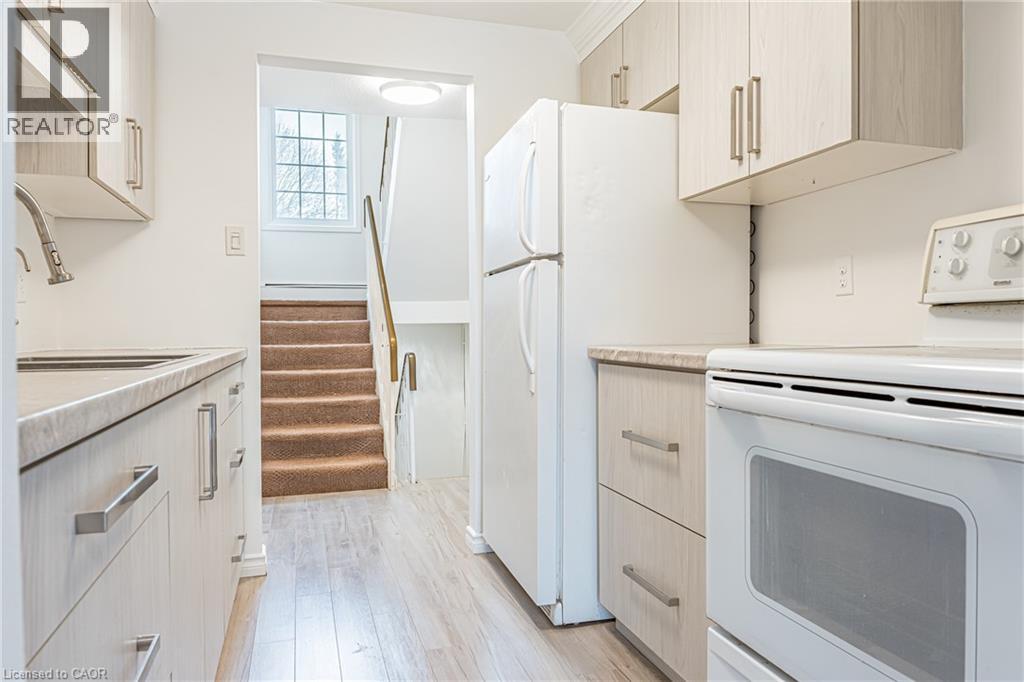 643 ALBERT Street Unit# 2 thumbnail 8