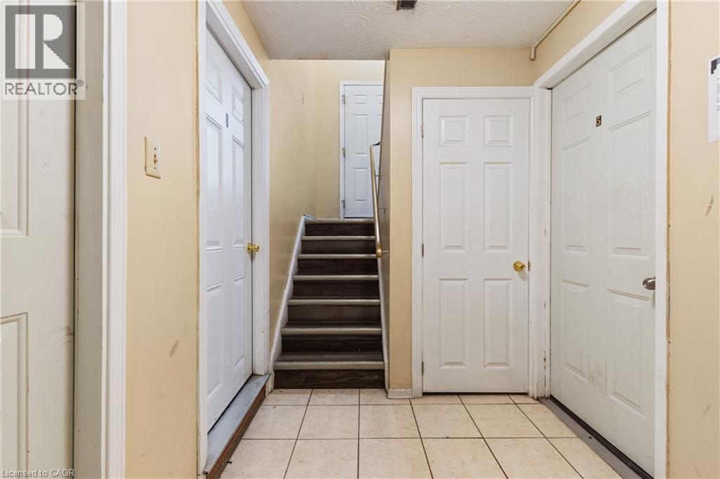 23 AMHERST Drive thumbnail 12