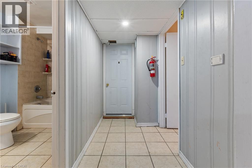 23 AMHERST Drive thumbnail 14