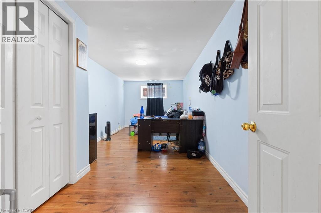 23 AMHERST Drive thumbnail 18