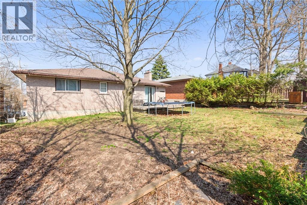 23 AMHERST Drive thumbnail 20