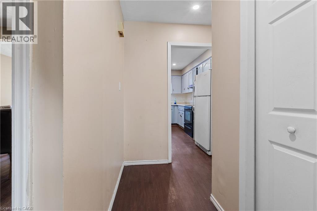 23 AMHERST Drive thumbnail 8