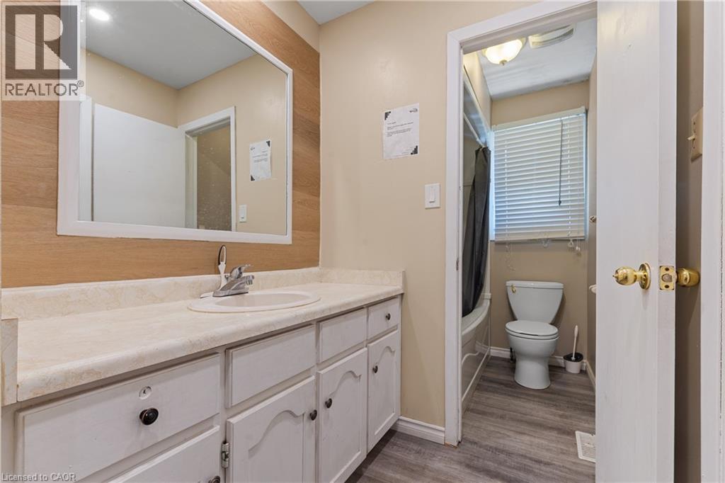 23 AMHERST Drive thumbnail 9