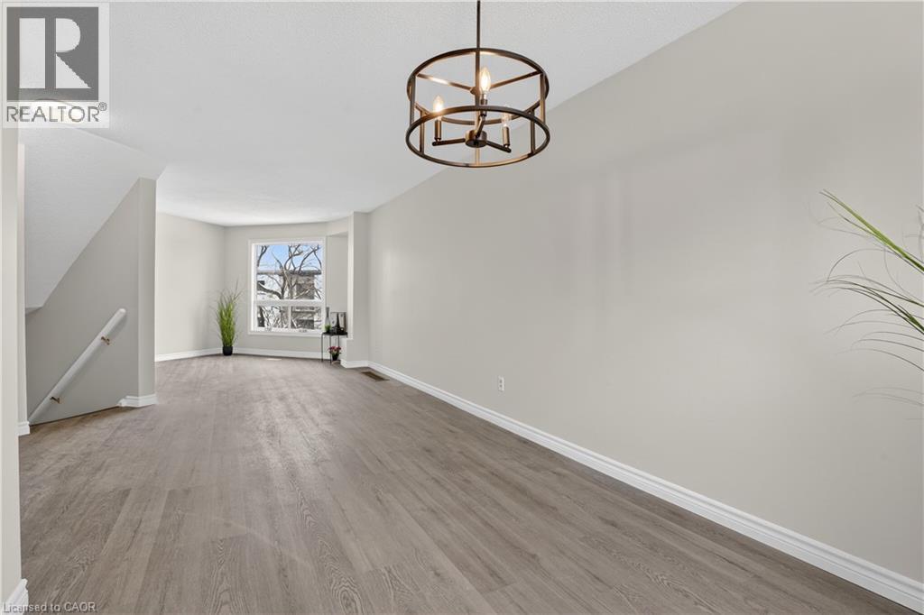 60 ELMSDALE Drive Unit# 66 thumbnail 12