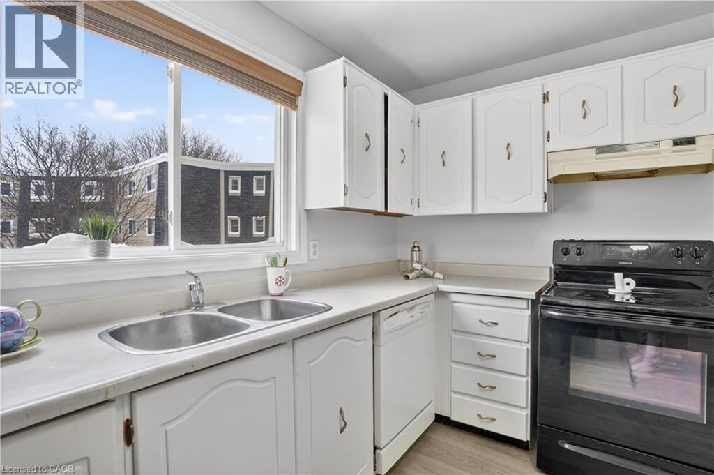 60 ELMSDALE Drive Unit# 66 thumbnail 16