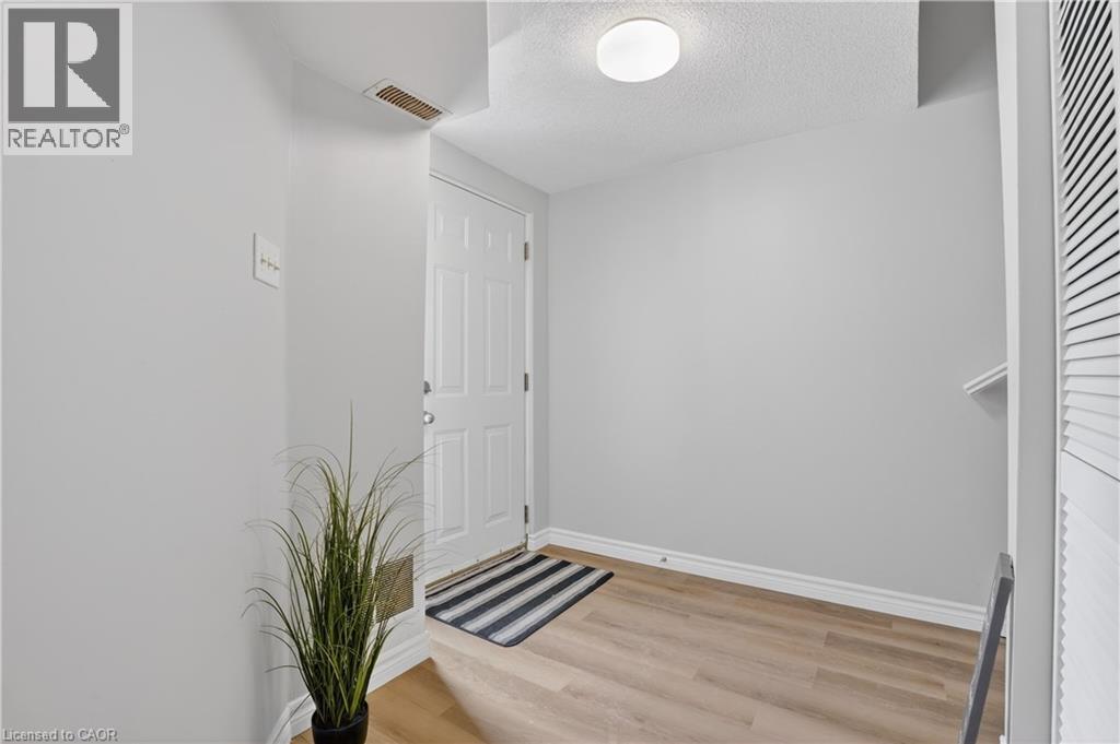 60 ELMSDALE Drive Unit# 66 thumbnail 2