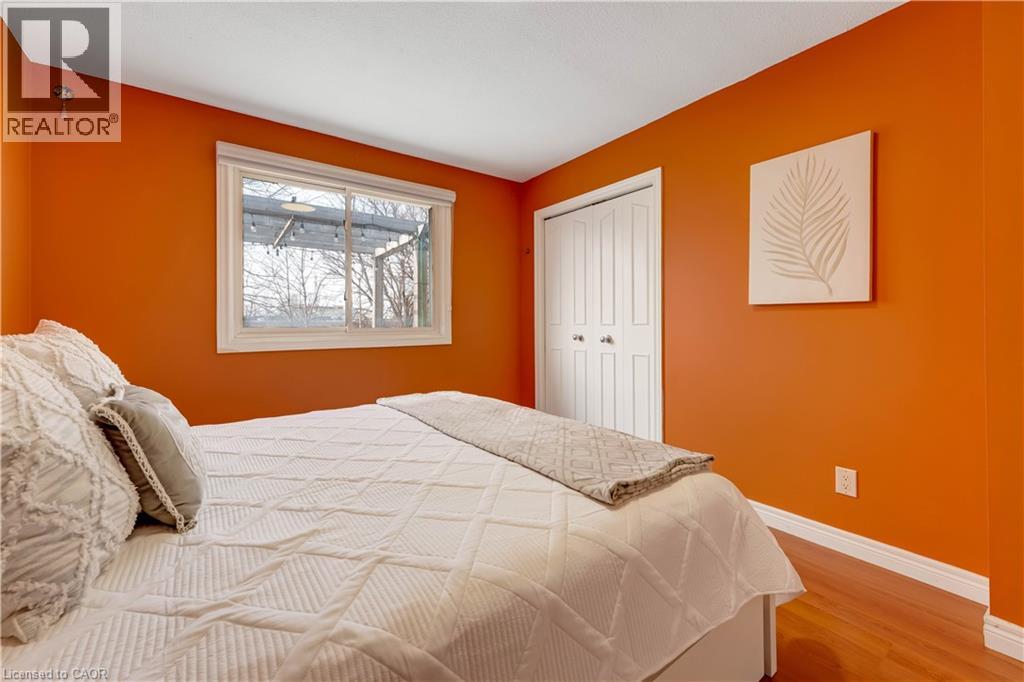 72 ST JEROME Crescent thumbnail 20