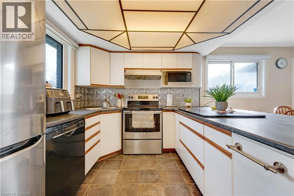 72 ST JEROME Crescent thumbnail 4