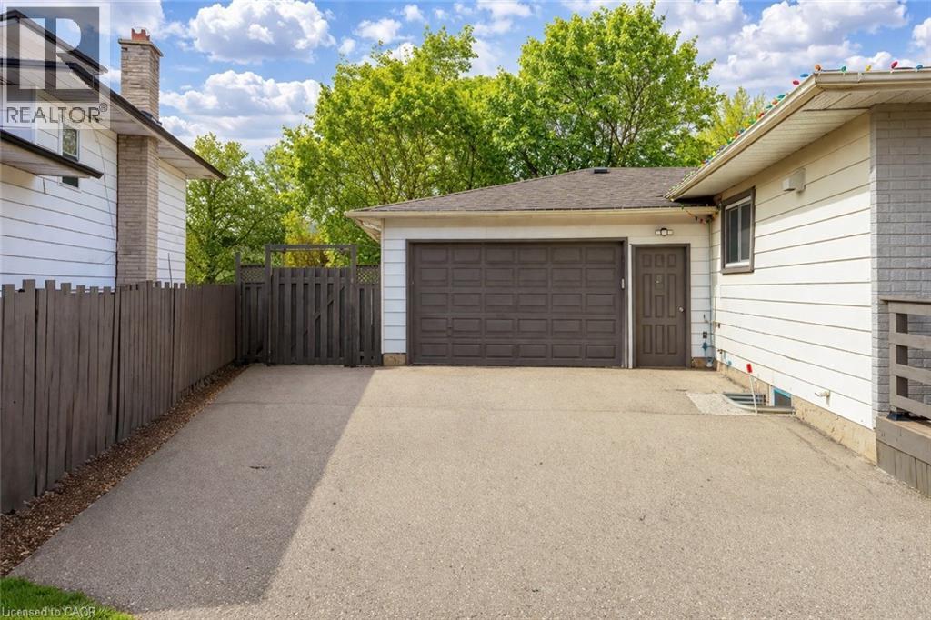 72 ST JEROME Crescent thumbnail 42