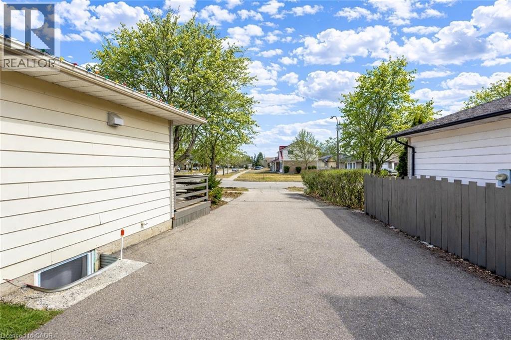 72 ST JEROME Crescent thumbnail 43