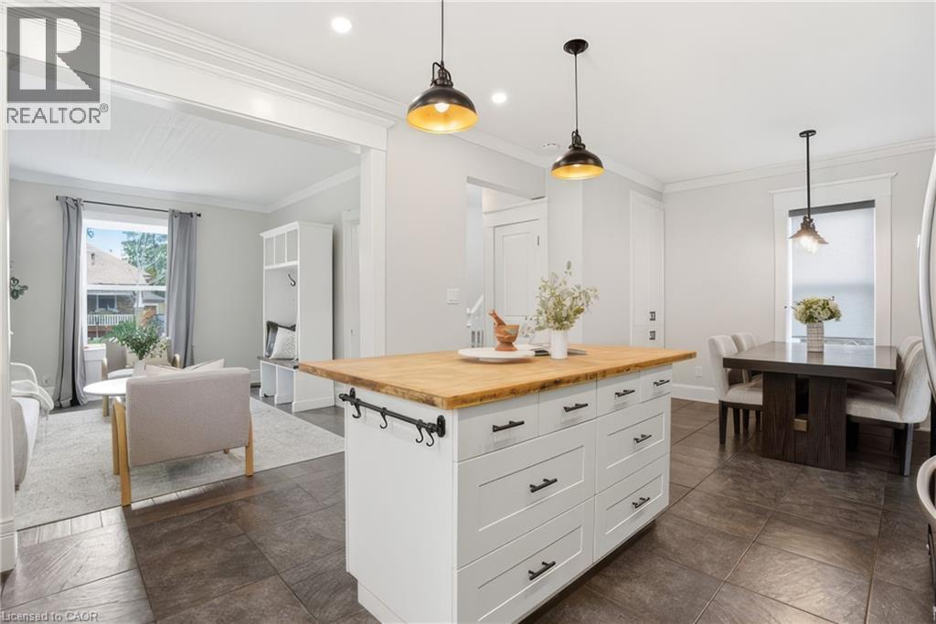 742 VINE Street thumbnail 11