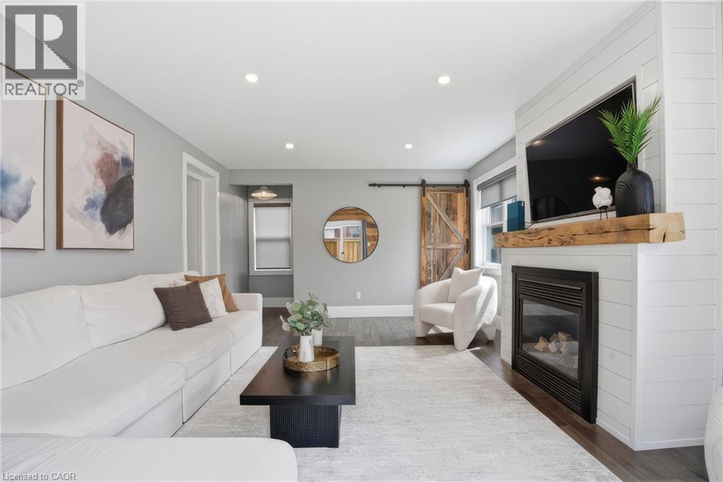 742 VINE Street thumbnail 19