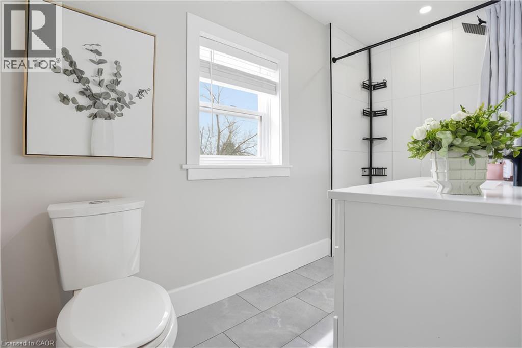 742 VINE Street thumbnail 29